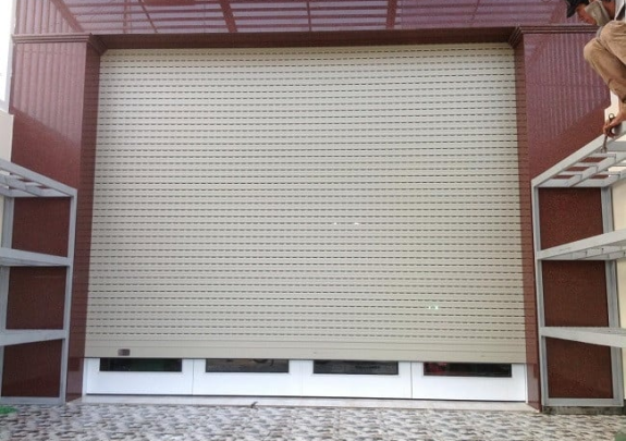 Tìm kiếm địa chỉ chuyên nhận lắp đặt cửa cuốn tại Quận 7 