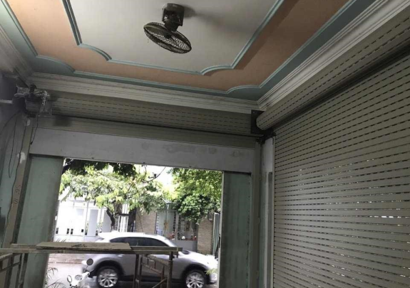Thợ sửa cửa cuốn Titadoor tại nhà - Hưng Hoàng Phát