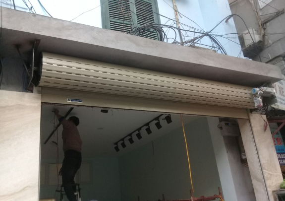 Thi công cửa cuốn cửa hàng tại Bàu Bàng – Giải pháp an toàn & thẩm mỹ