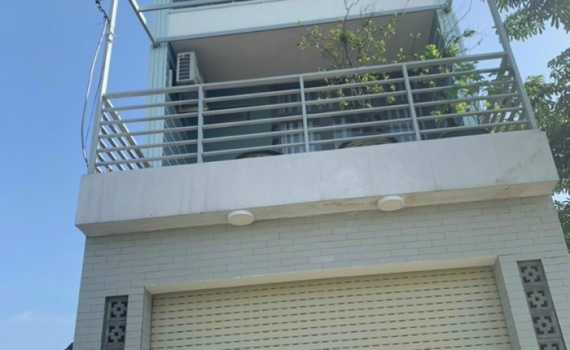 LẮP ĐẶT CỬA CUỐN ĐỨC MẶT TIỀN NHÀ PHỐ QUẬN 1