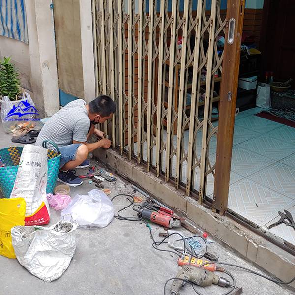 Sửa Cửa Kéo Đài Loan Bị Lệch Ray