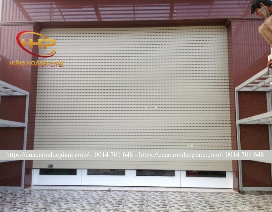 lắp đặt cửa cuốn khe thoáng Titadoor tại TP.HCM 