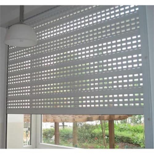 Lắp đặt cửa cuốn khe thoáng Titadoor