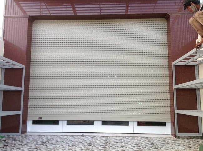 Lắp đặt cửa cuốn tại Quận 7 