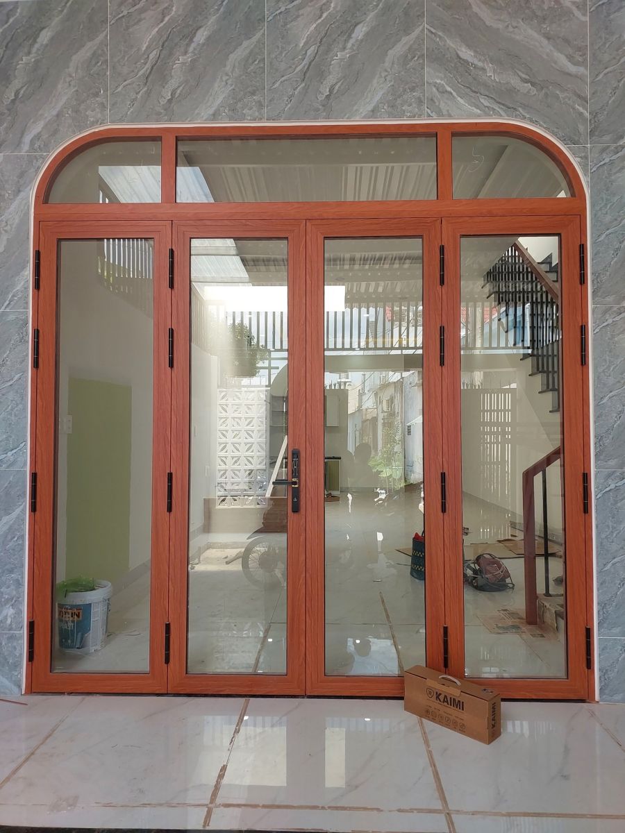 Cửa nhôm xingfa mặt tiền nhà phố hiện đại